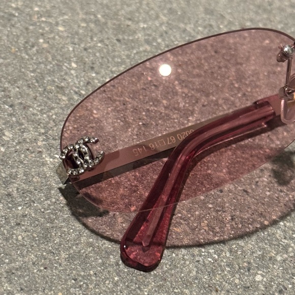 CHANEL Pink Sunglasses - Picture 2 of 7